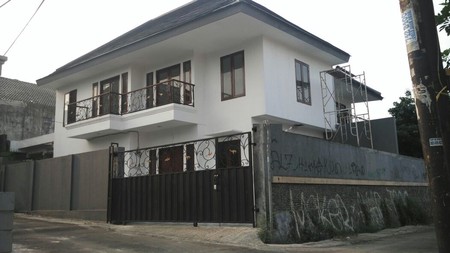 Rumah Gress Baru Design Mewah 2 Lantai di Rempoa