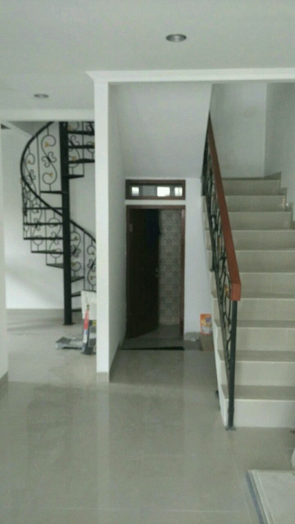 Rumah Mediteran Baru Gress 2 Lantai Rempoa Murah di Rempoa