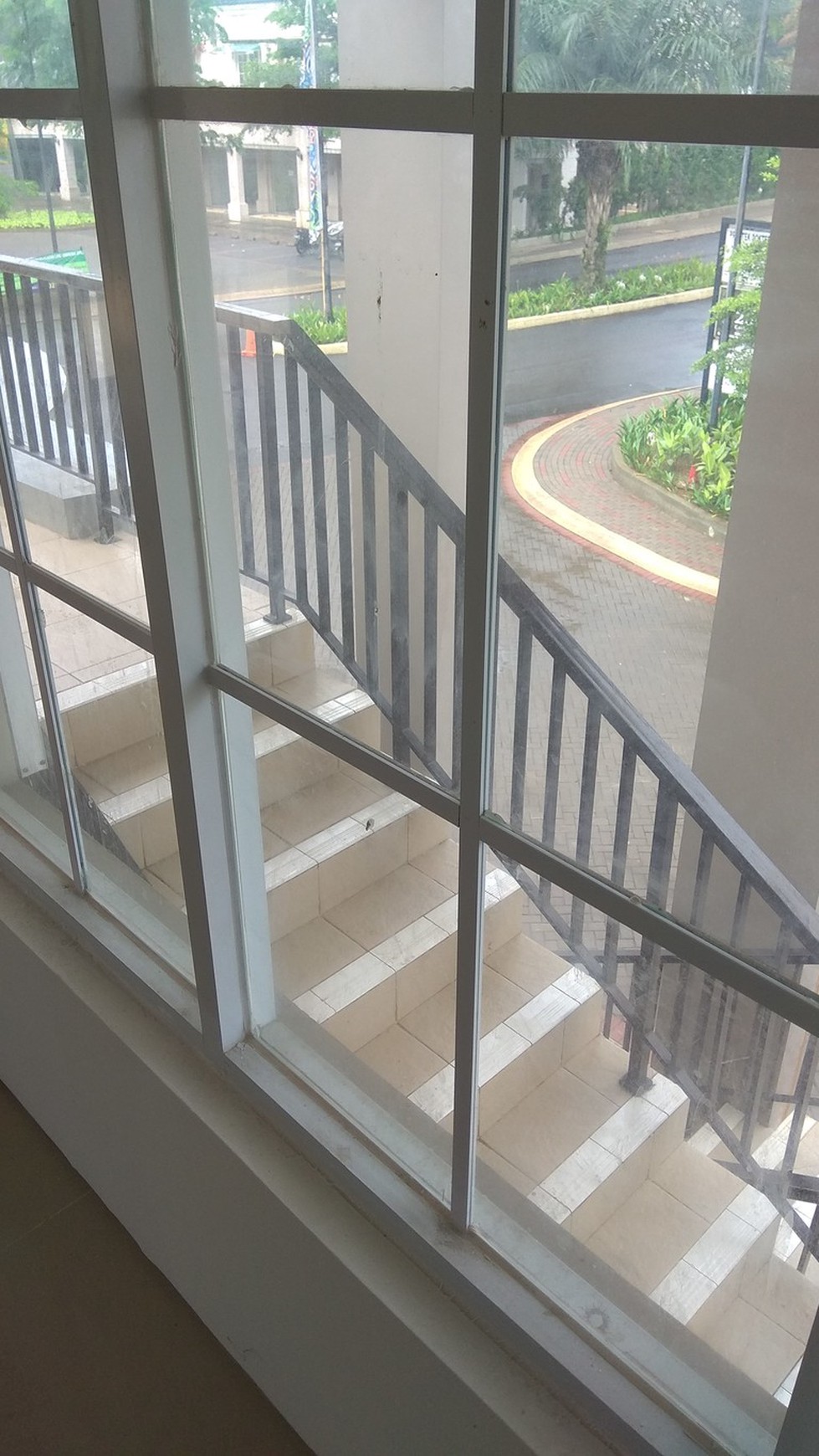 Ruko 3 Lantai Posisi Hoek