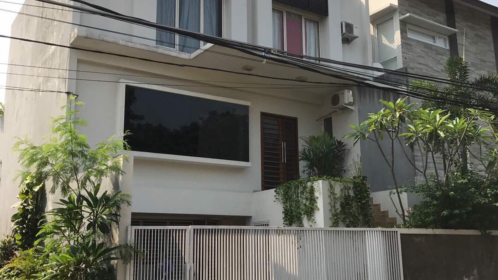 Rumah baru di Puri Mutia I, Jual cepat.
