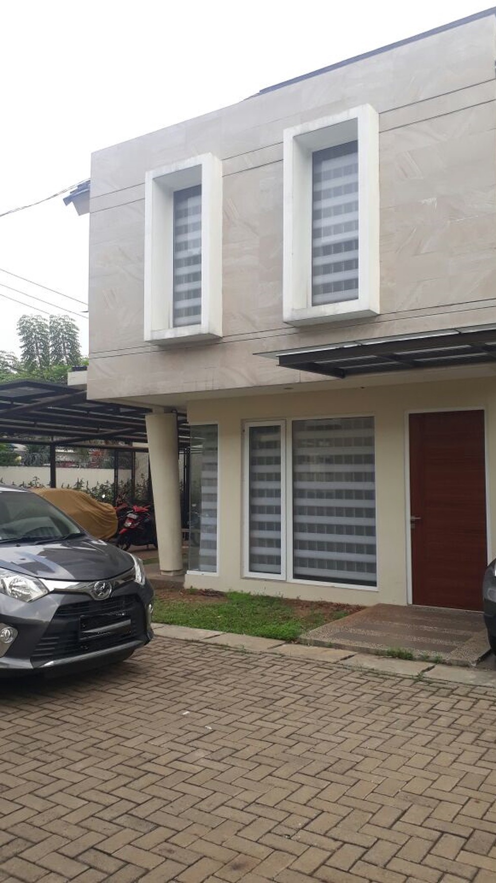 Rumah Baru,Dalam cluster di Cipadu Tangerang Selatan