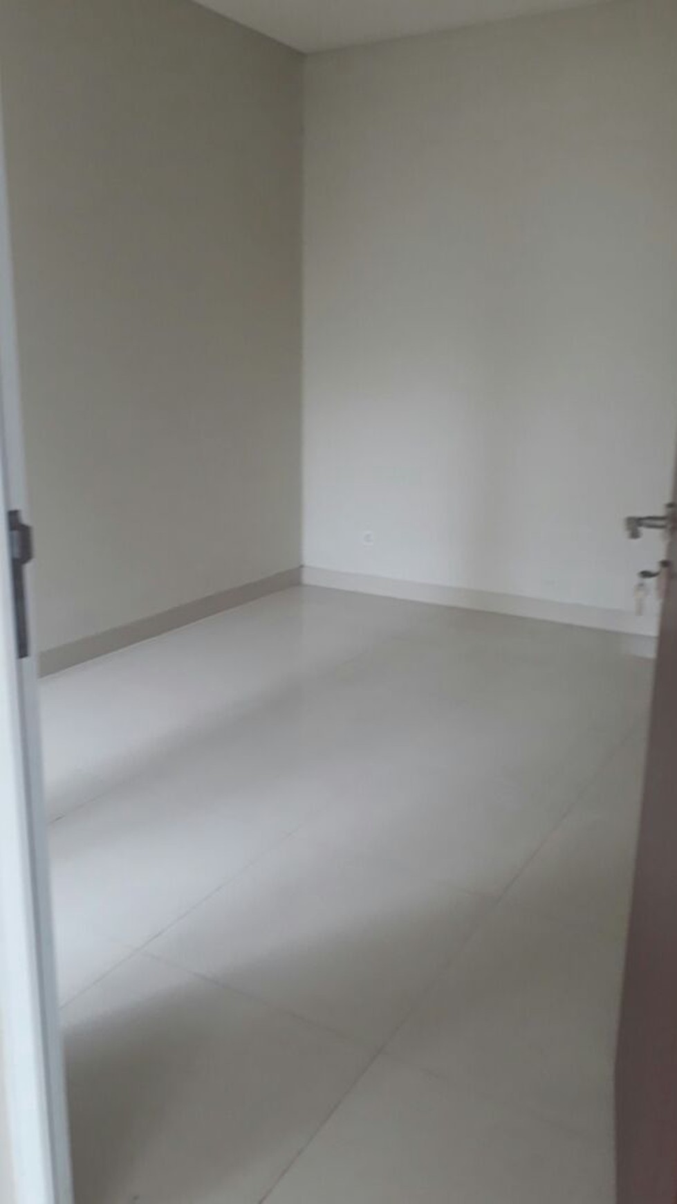 Rumah Baru,Dalam cluster di Cipadu Tangerang Selatan