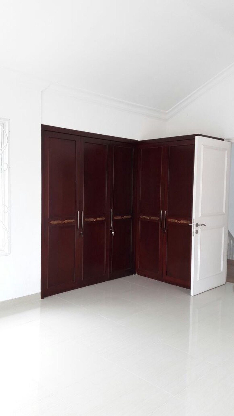 Dijual Rumah di Taman Kalimantan - Lippo Karawaci
