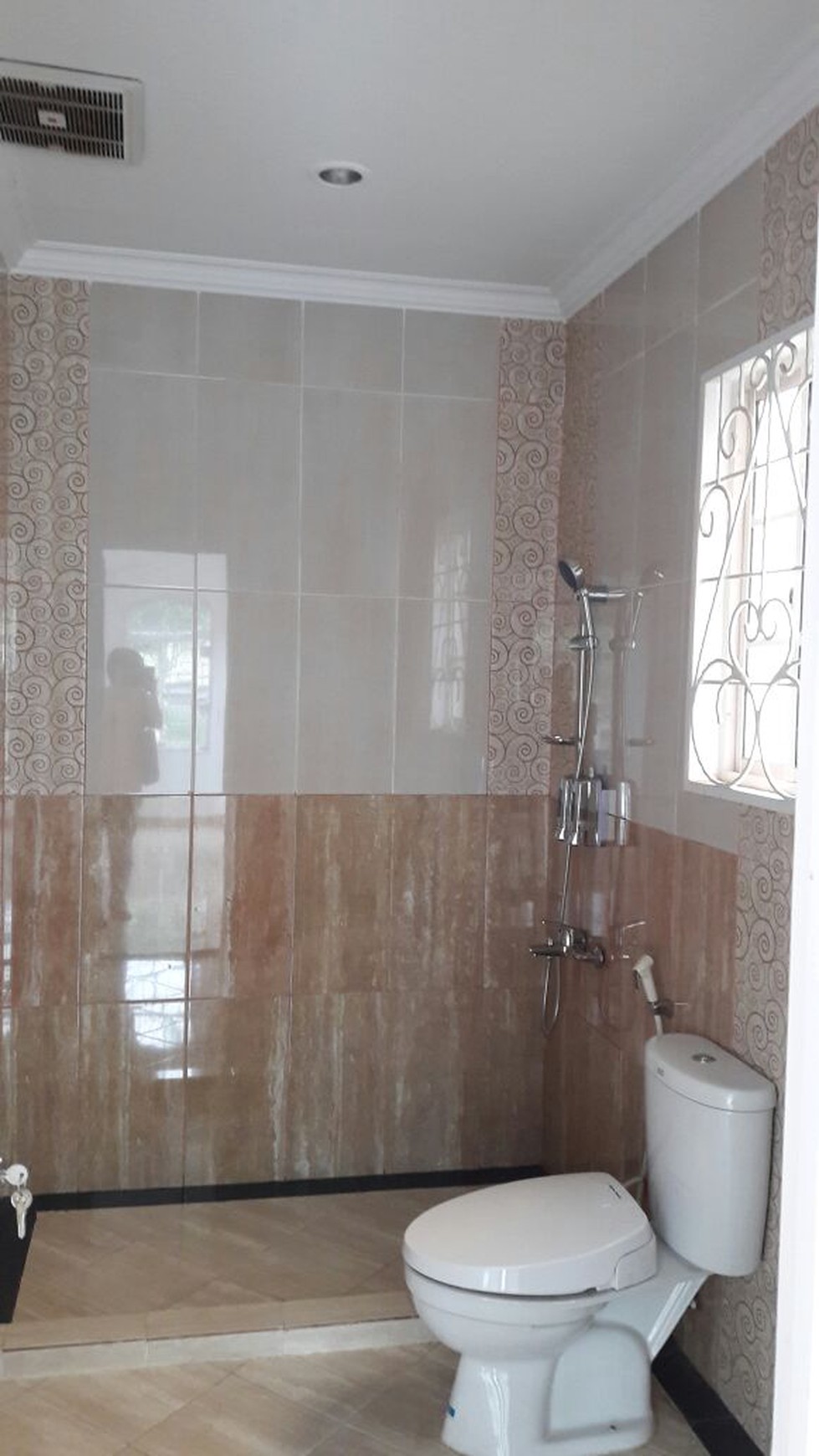 Dijual Rumah di Taman Kalimantan - Lippo Karawaci