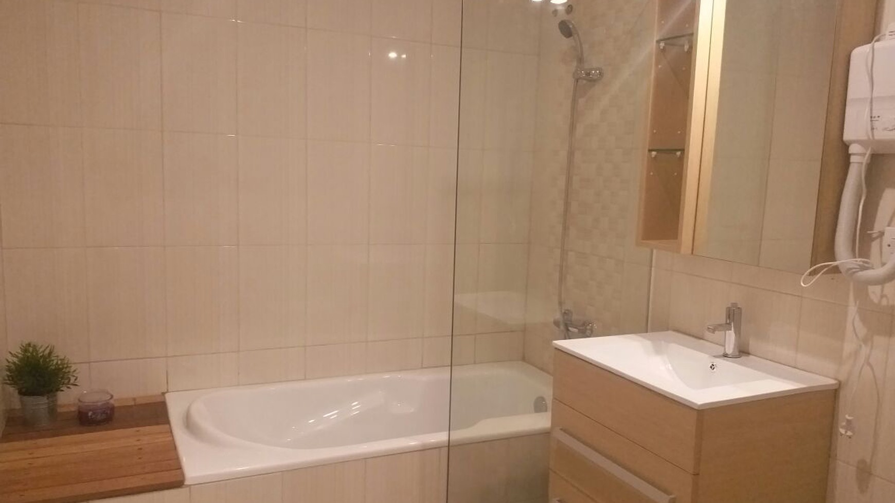 Dijual Rumah Baru Renovasi Furnish Baru di Taman Bromo - Lippo Karawaci