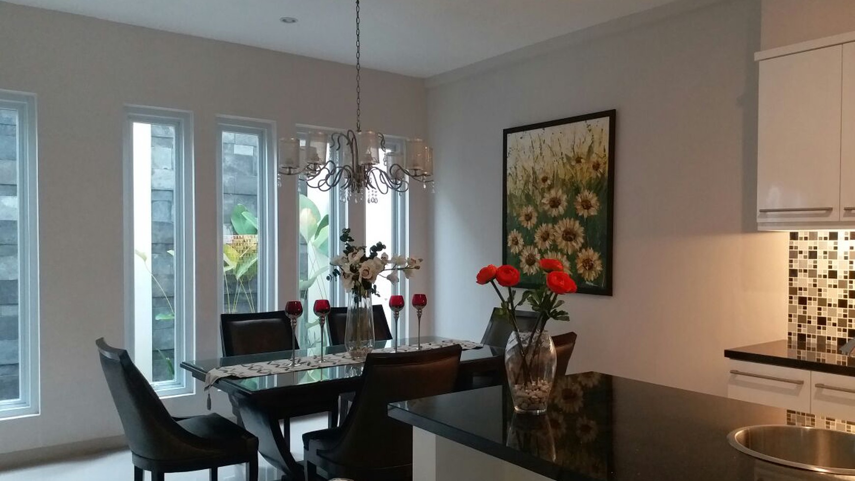 Dijual Rumah Baru Renovasi Furnish Baru di Taman Bromo - Lippo Karawaci