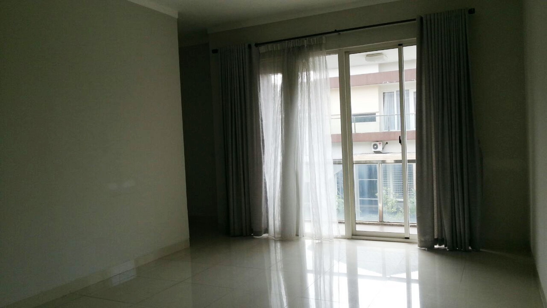 Rumah Disewakan lokasi strategis, bagus, nyaman dan aman daerah Kebayoran Essence, Bintaro