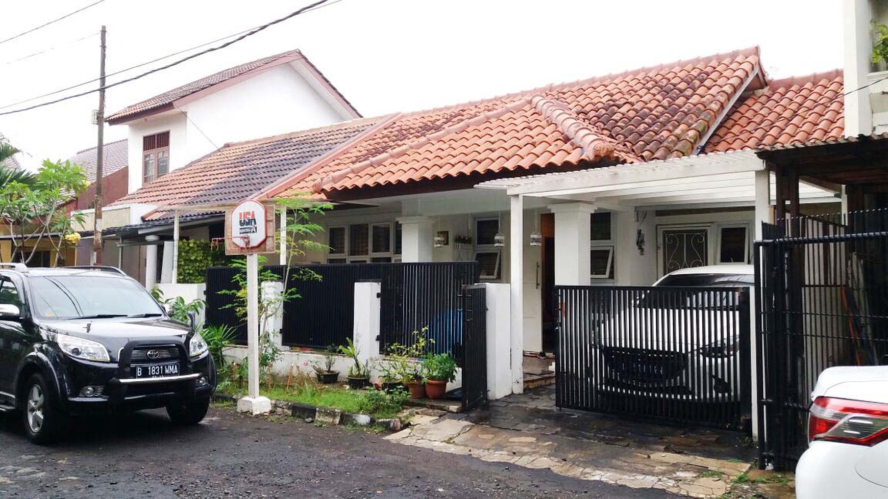 Rumah Dijual lokasi strategis, bagus, nyaman dan aman daerah Jl Elang, Tangerang Selatan