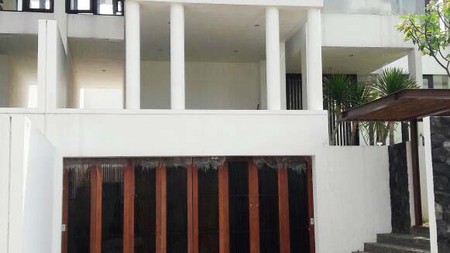 Rumah Dijual  lokasi strategis, bagus, nyaman dan aman daerah Bukit Menteng, Bintaro