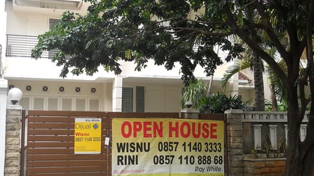 Rumah di Pondok Indah - Jalan Kencana Indah