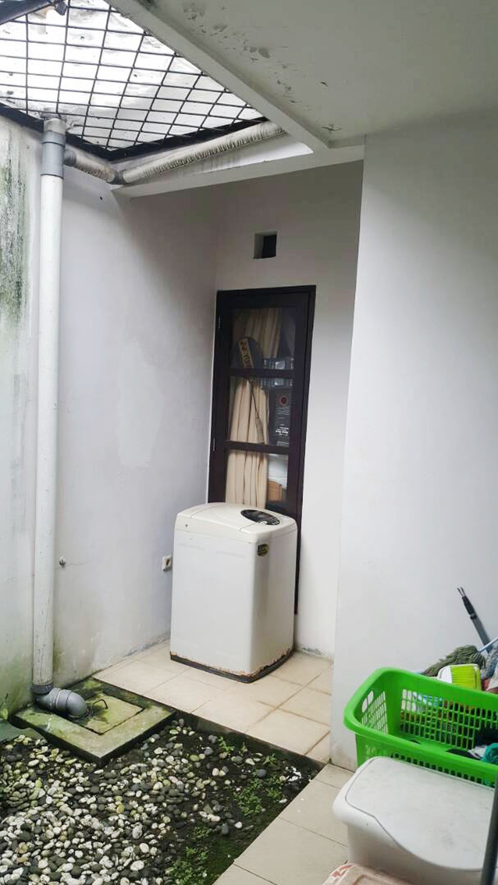 Rumah Strategis Bintaro, nyaman, aman, dan siap huni terletak di kawasan Celesta Bintaro Tangerang Selatan
