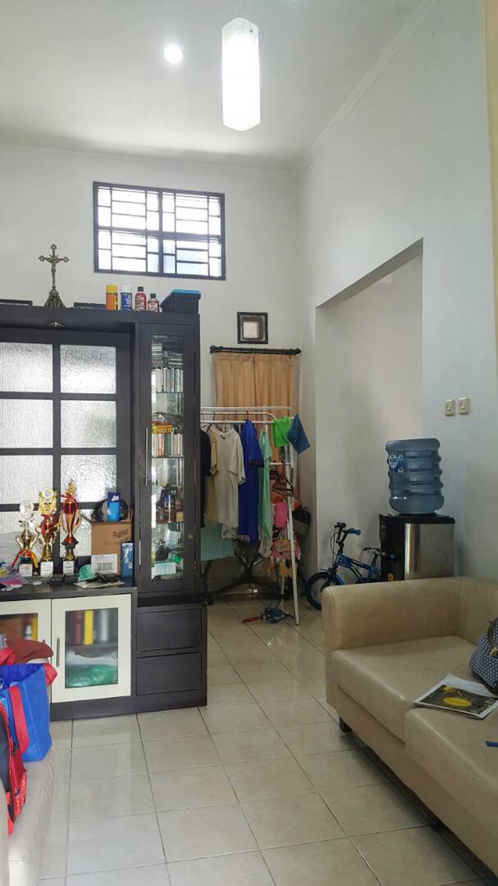 Rumah Strategis Bintaro, nyaman, aman, dan siap huni terletak di kawasan Celesta Bintaro Tangerang Selatan