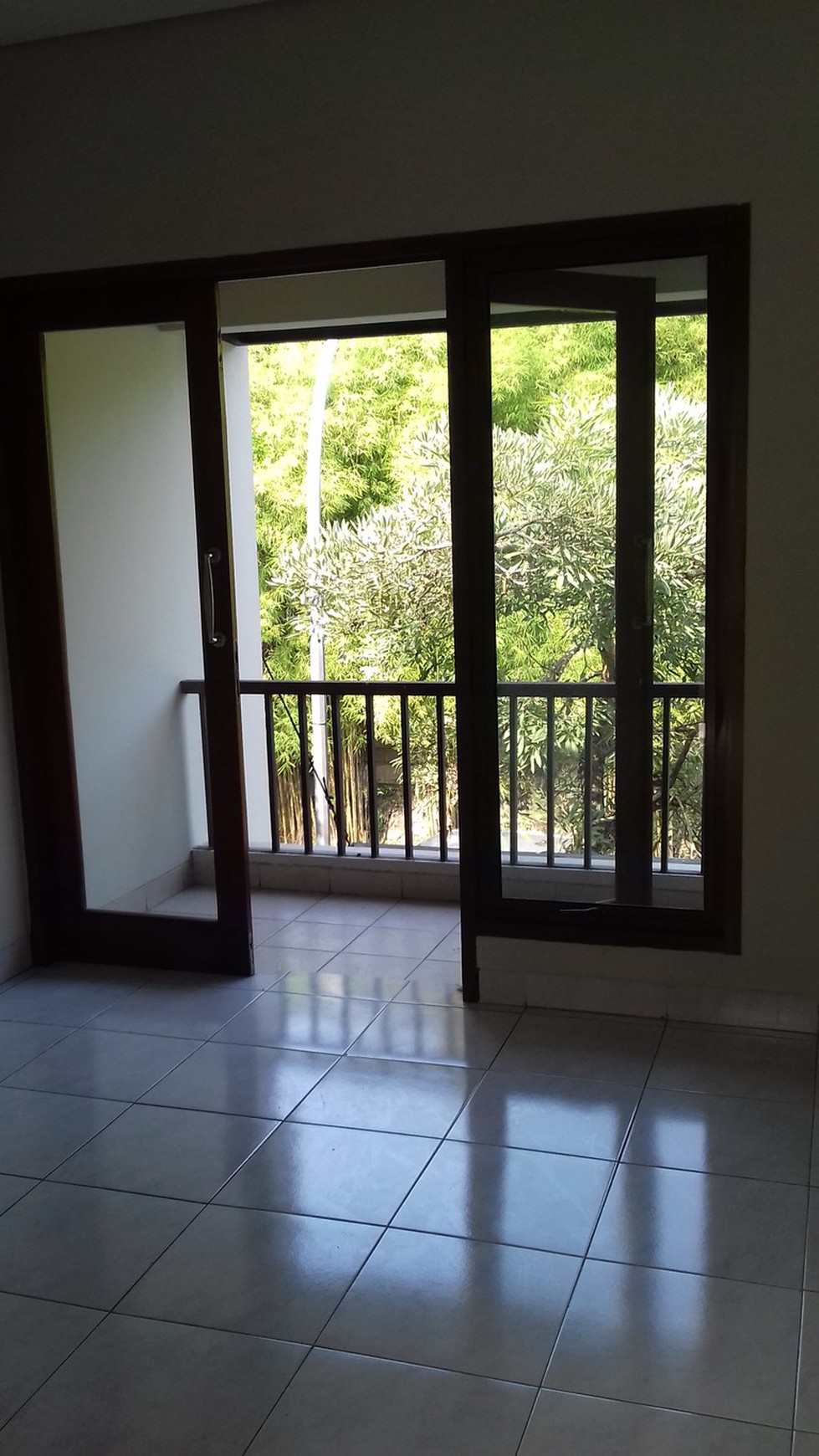 Rumah Rapi Siap Huni Di Emerald Town House #EU