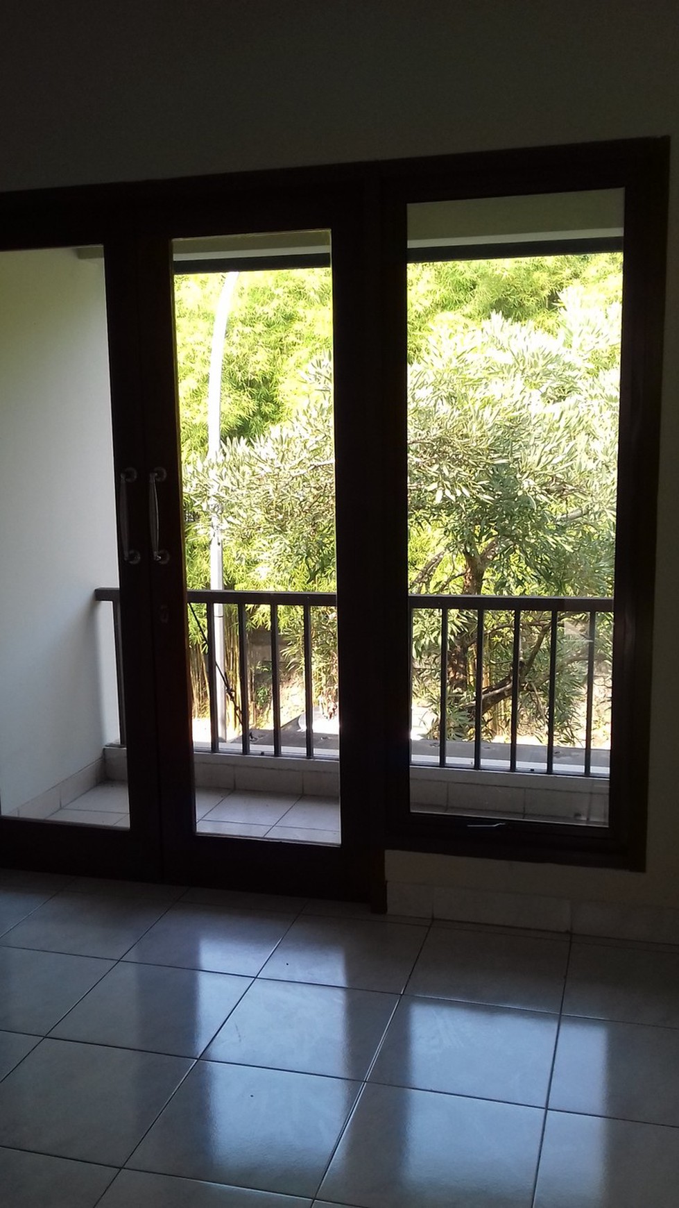 Rumah Rapi Siap Huni Di Emerald Town House #EU