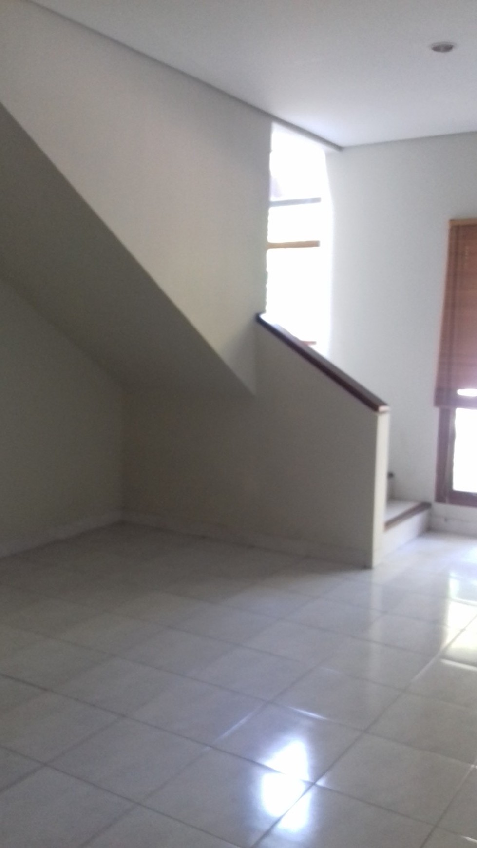 Rumah Rapi Siap Huni Di Emerald Town House #EU