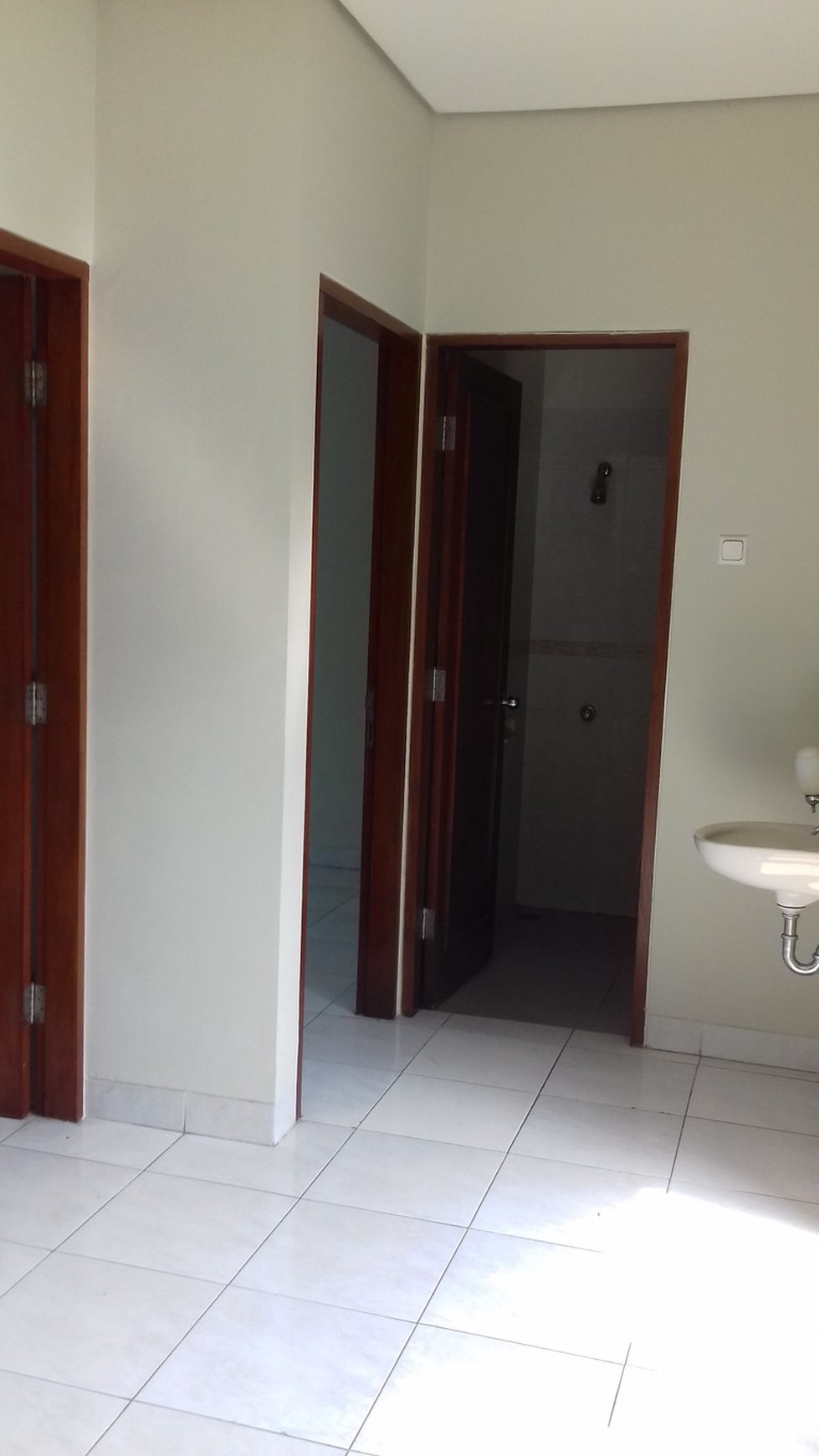 Rumah Rapi Siap Huni Di Emerald Town House #EU