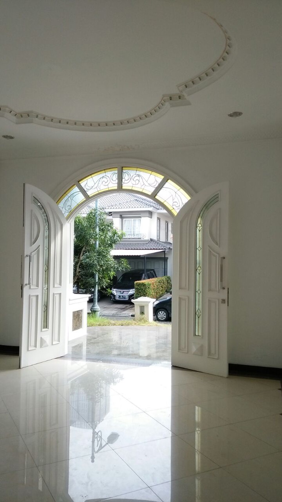 Disewakan Rumah di Taman Beverly Golf - Lippo Karawaci