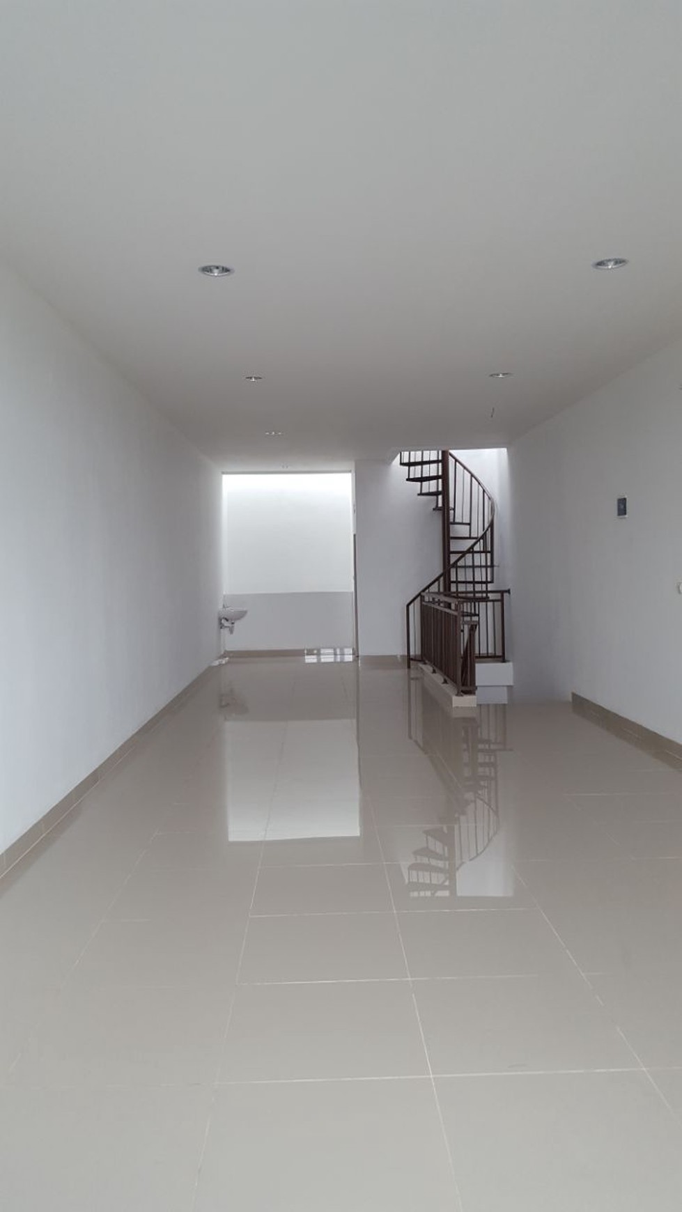 Dijual Ruko di Jl. Borobudur Raya - Perum 2, Karawaci