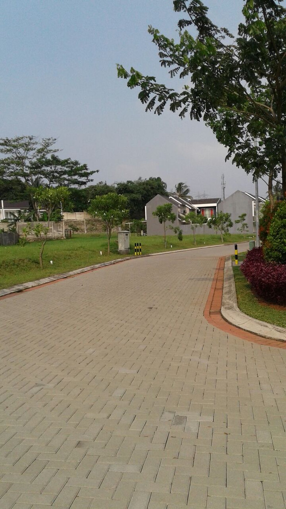 Kavling siap bangun depan taman di Serpong Lagoon