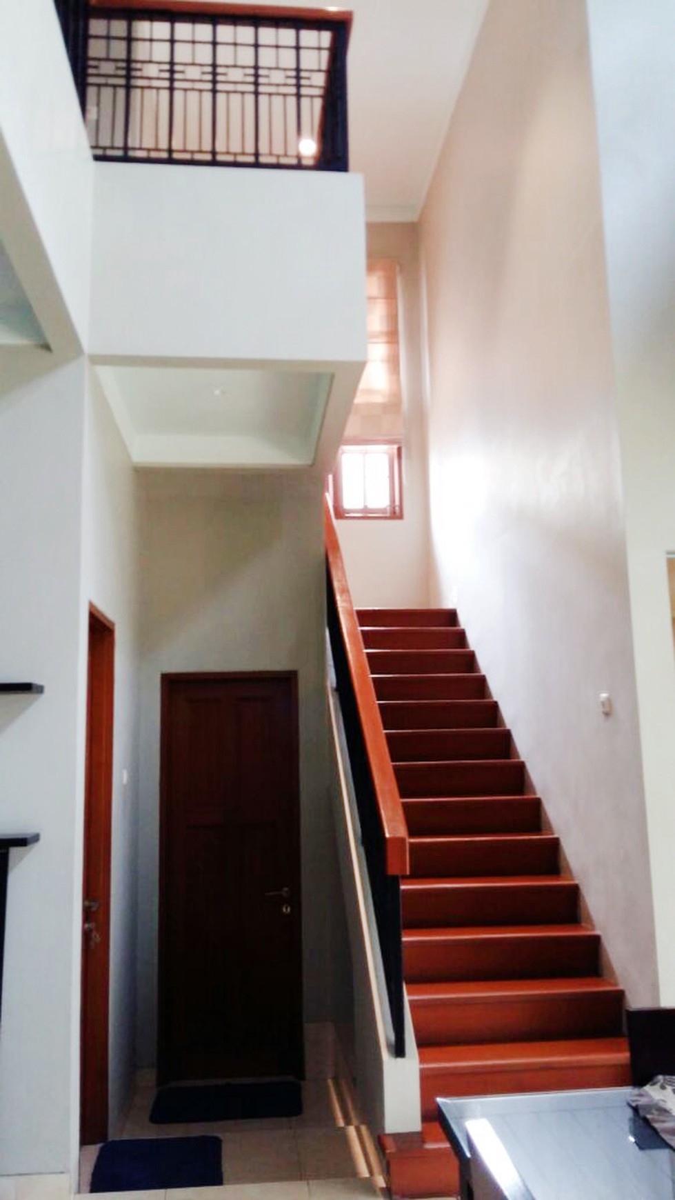 Disewakan Rumah Nyaman, Aman, Furnished dan siap huni @Menteng Utama, Bintaro