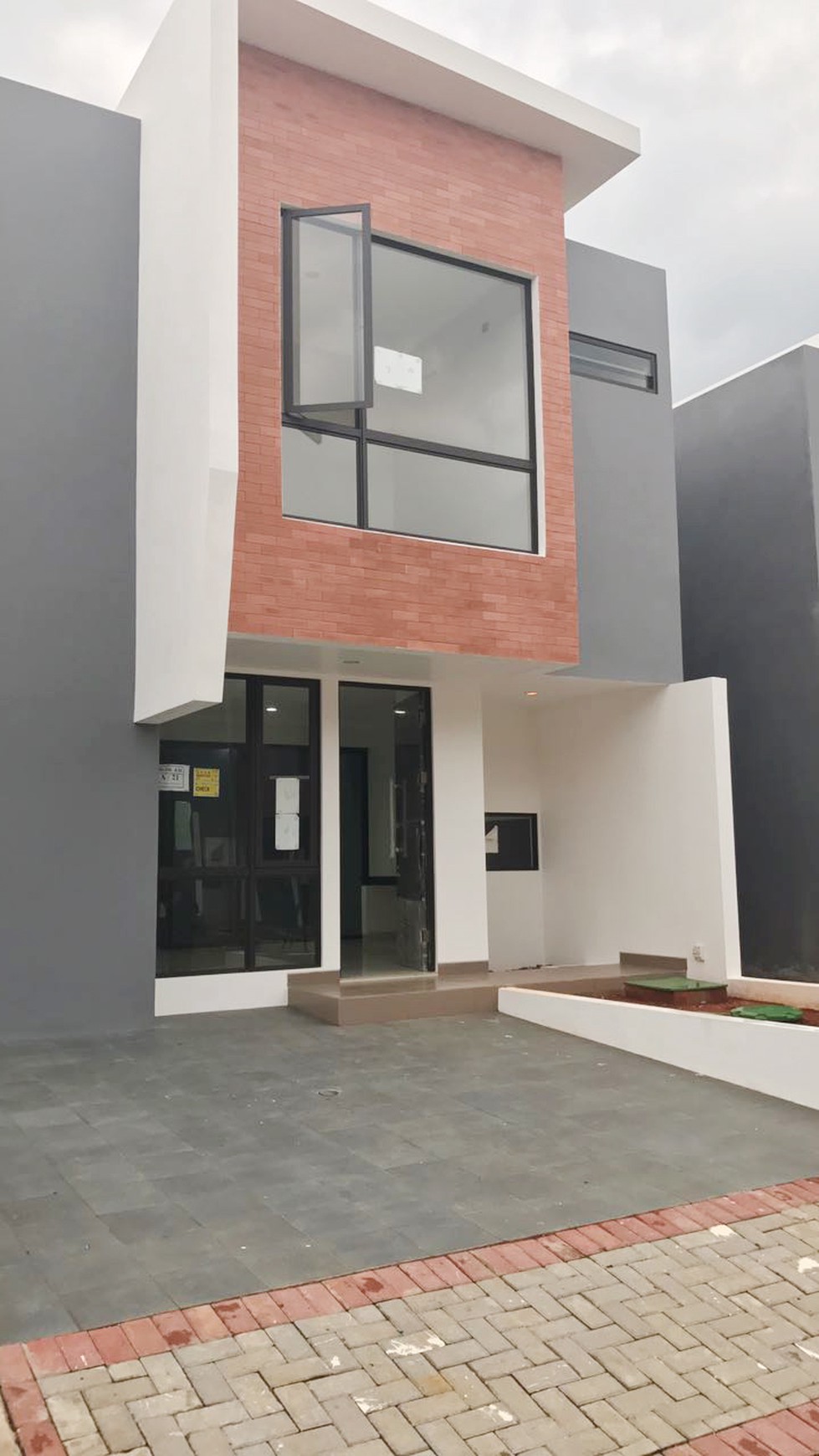 Rumah dijual nyaman, aman, akses lokasi sangat strategis @Kebayoran Harmony, Bintaro