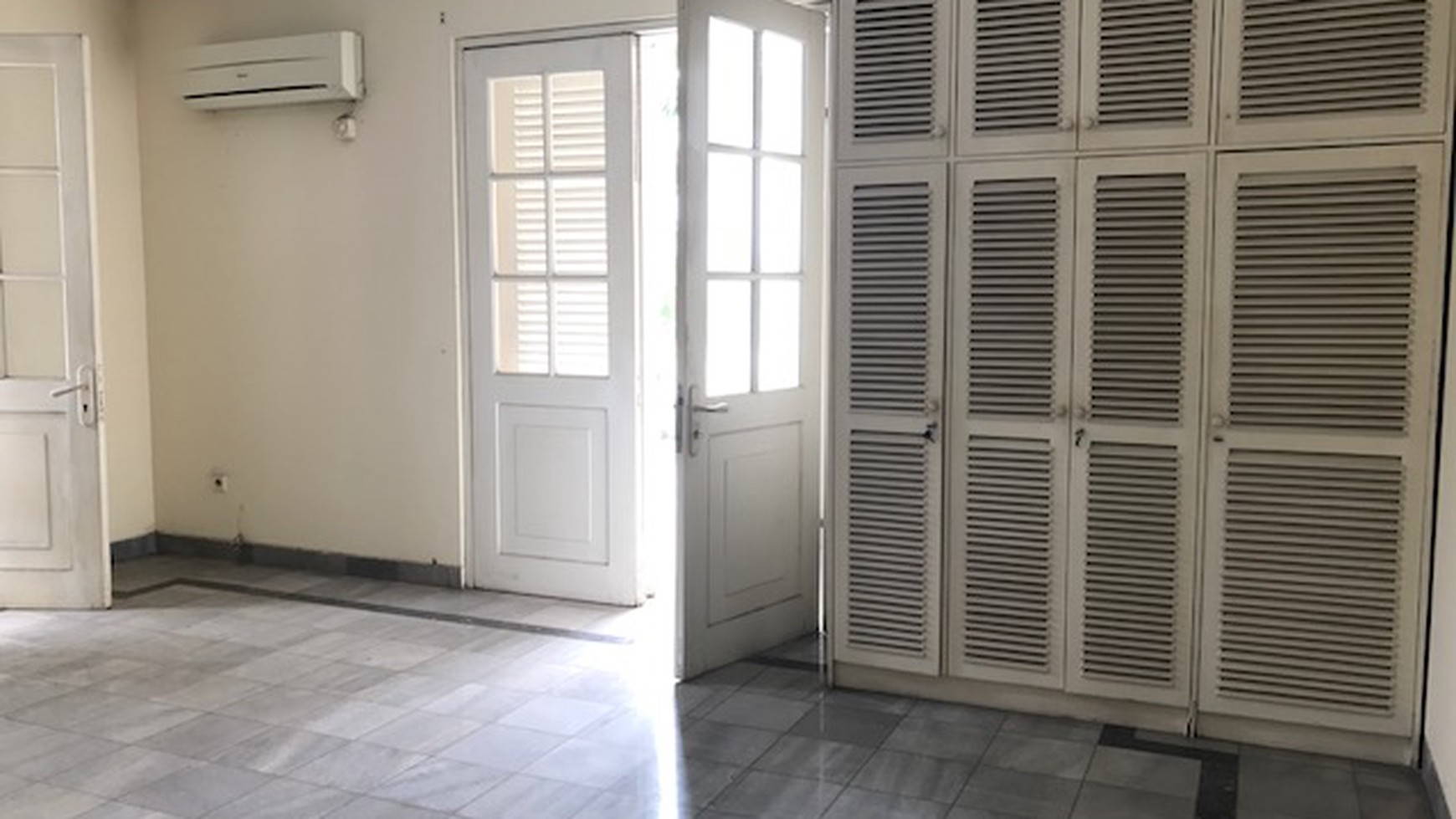 Jual Rumah di Pondok Indah Harga Murah Luas Tanah 1941 meter - Jalan Poncol