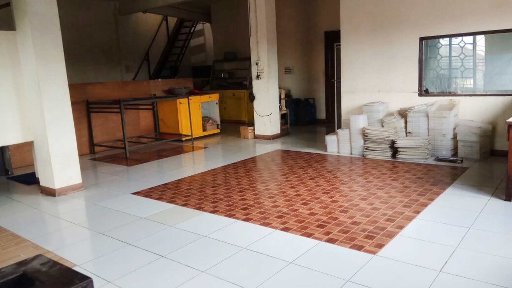 Ruko Dijual Lokasi sangat strategis, Pinggir jalan, Lokasi Ramai @Kunciran, tangerang