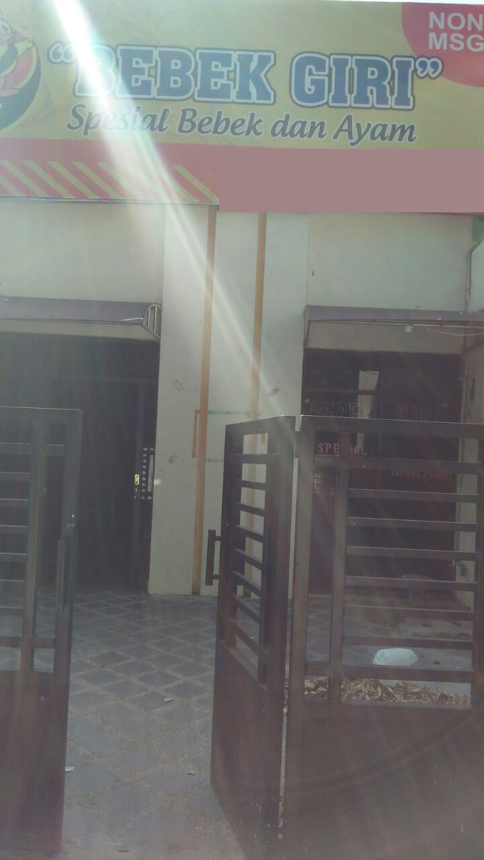 RUKO 3 LANTAI SIAP HUNI