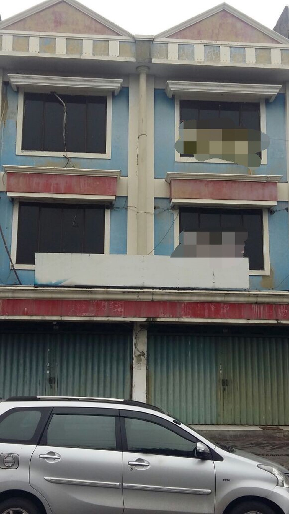 Ruko jejer  sewa di Komplek Gateway Waru Sidoarjo