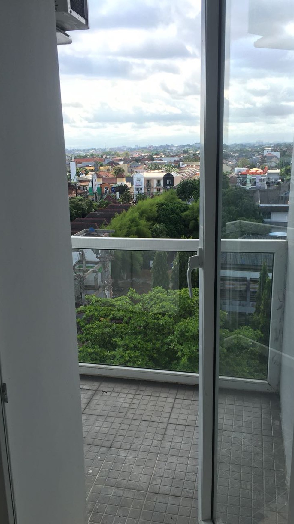 APARTEMEN DENGAN TIPE KAMAR STUDIO DI LOKASI STRATEGIS DI PUSAT KAMPUS DAN BISNIS