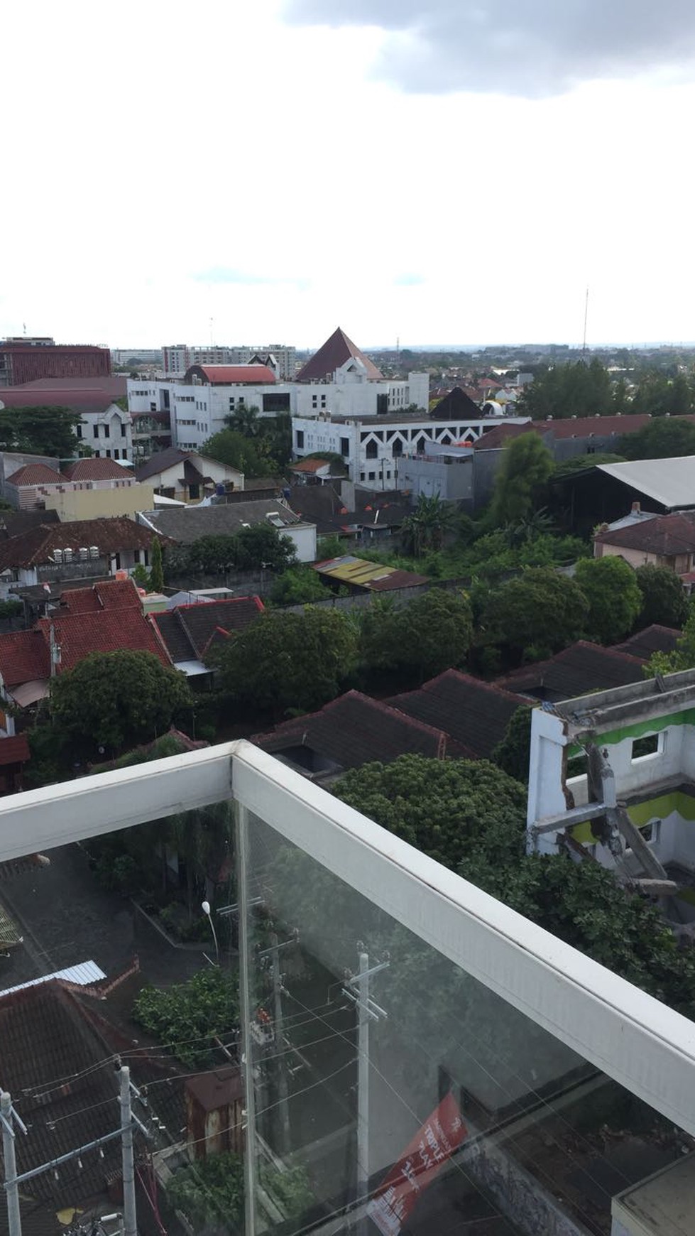 APARTEMEN DENGAN TIPE KAMAR STUDIO DI LOKASI STRATEGIS DI PUSAT KAMPUS DAN BISNIS