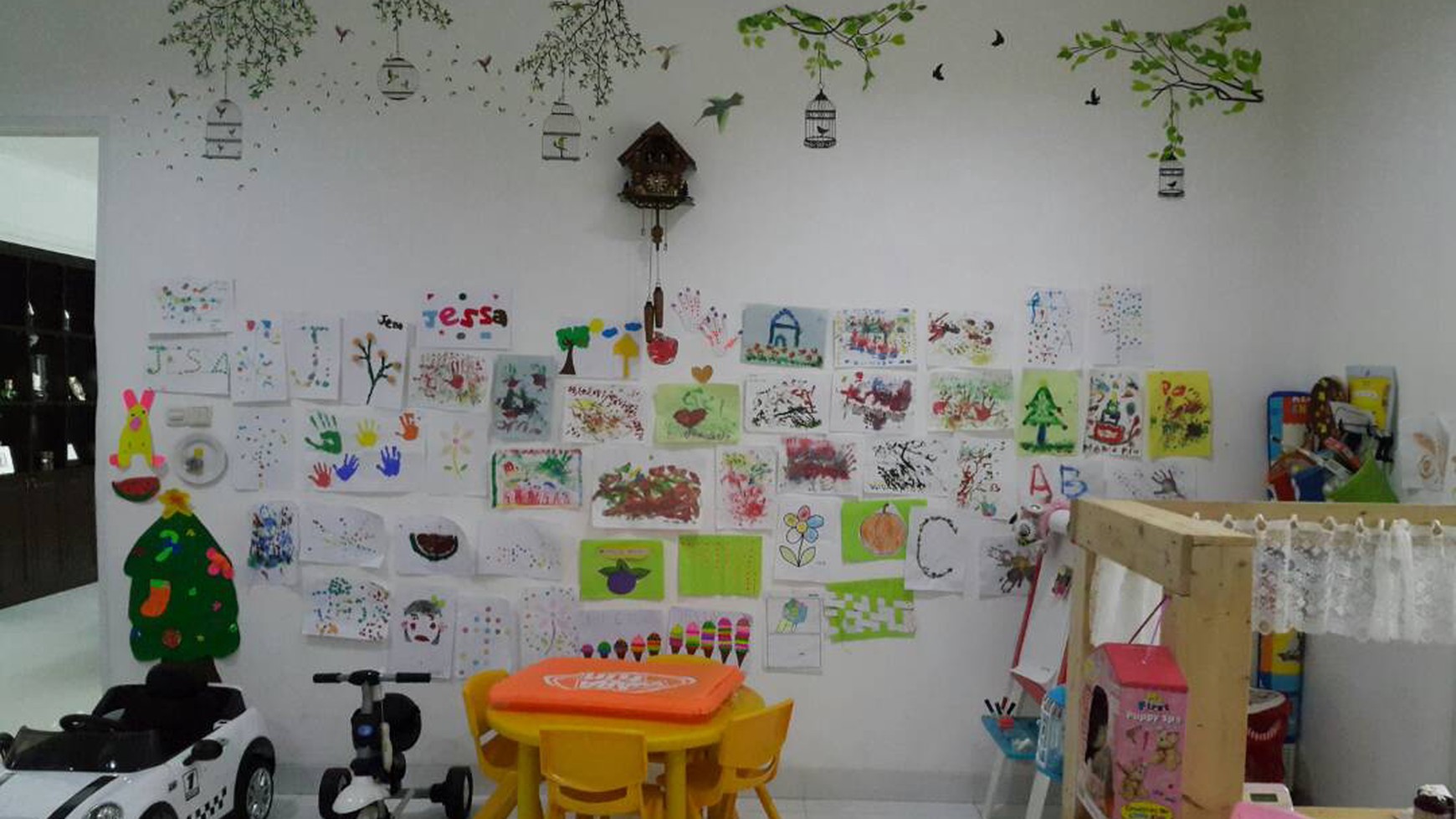 Disewakan Rumah Mewah di BSD, Ada kolam renang, semi furnished