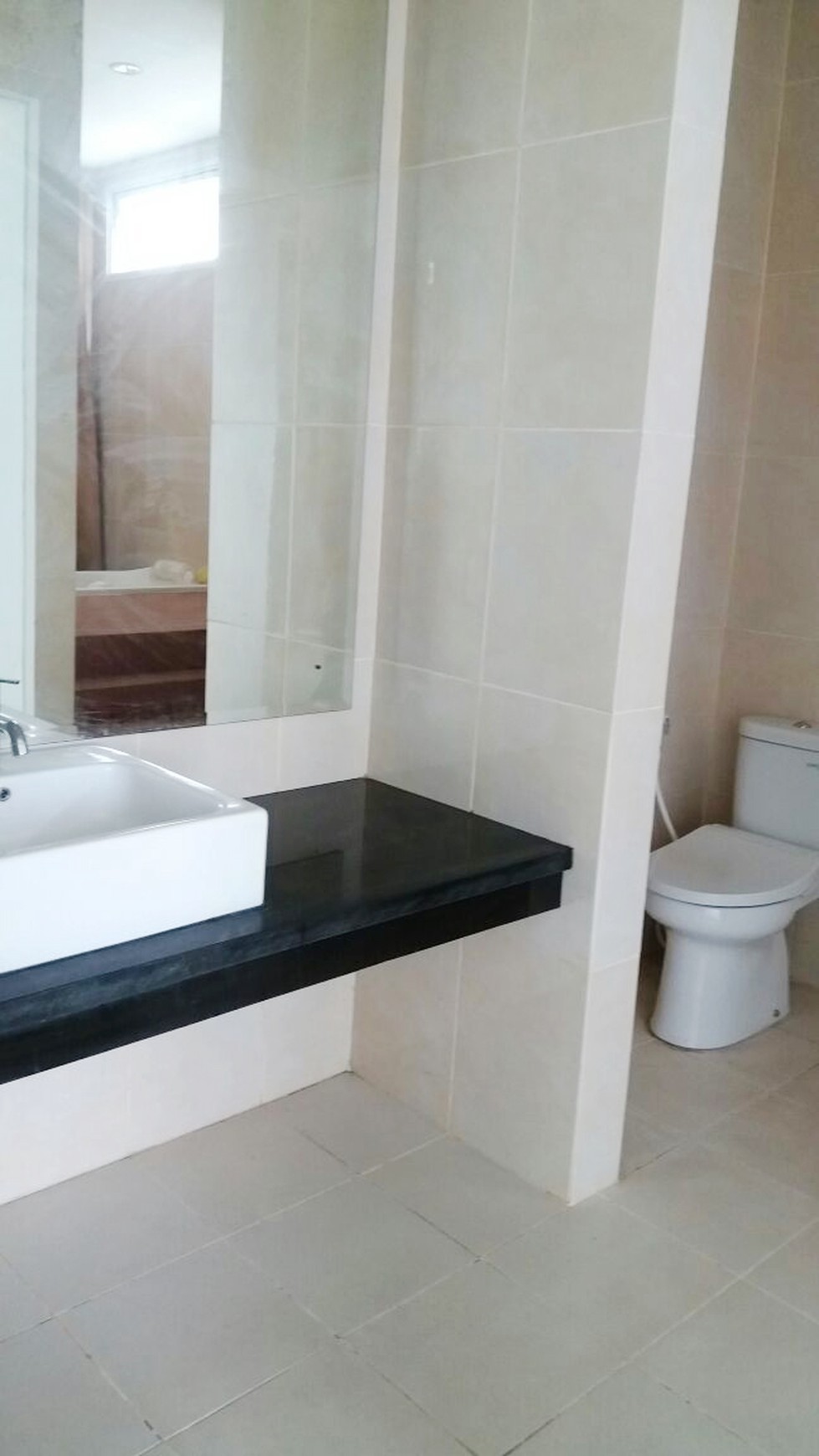 Disewakan Rumah lokasi sangat strategis, nyaman, aman dan siap huni @Kebayoran View, Bintaro