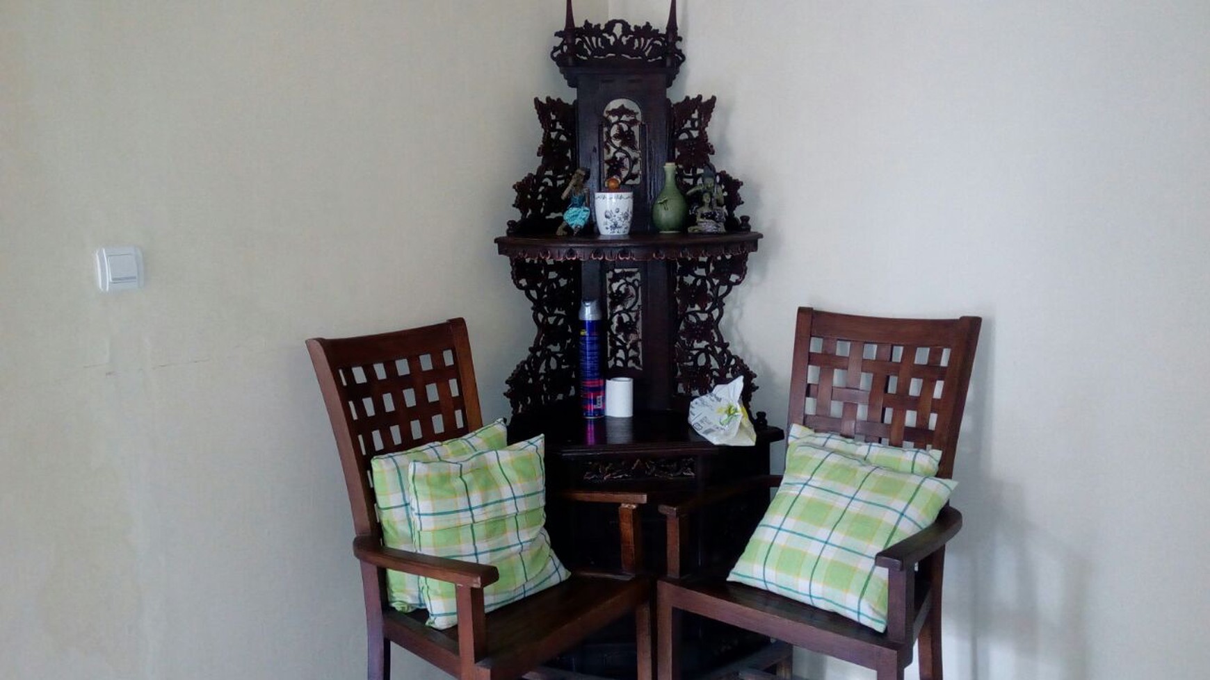 HUNIAN ETNIK+FURNITURE  DISEWAKAN, DENGAN PEMANDANGAN EMBUNG TAMBAK BOYO