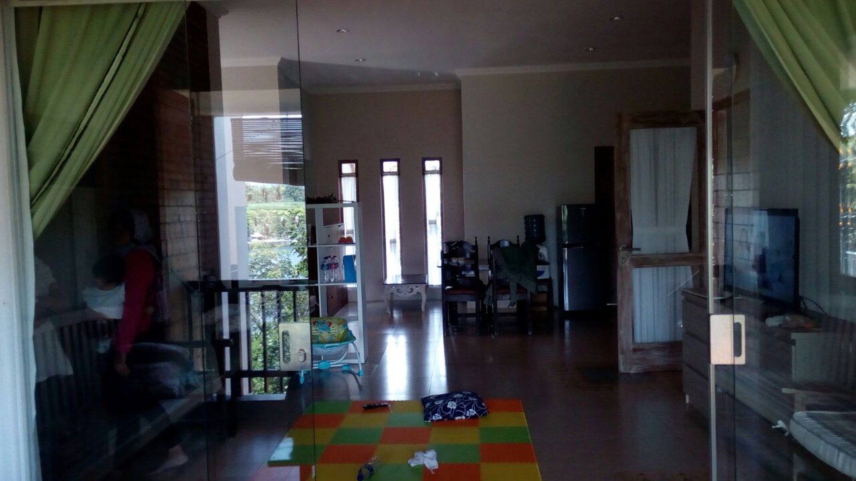 HUNIAN ETNIK+FURNITURE  DISEWAKAN, DENGAN PEMANDANGAN EMBUNG TAMBAK BOYO