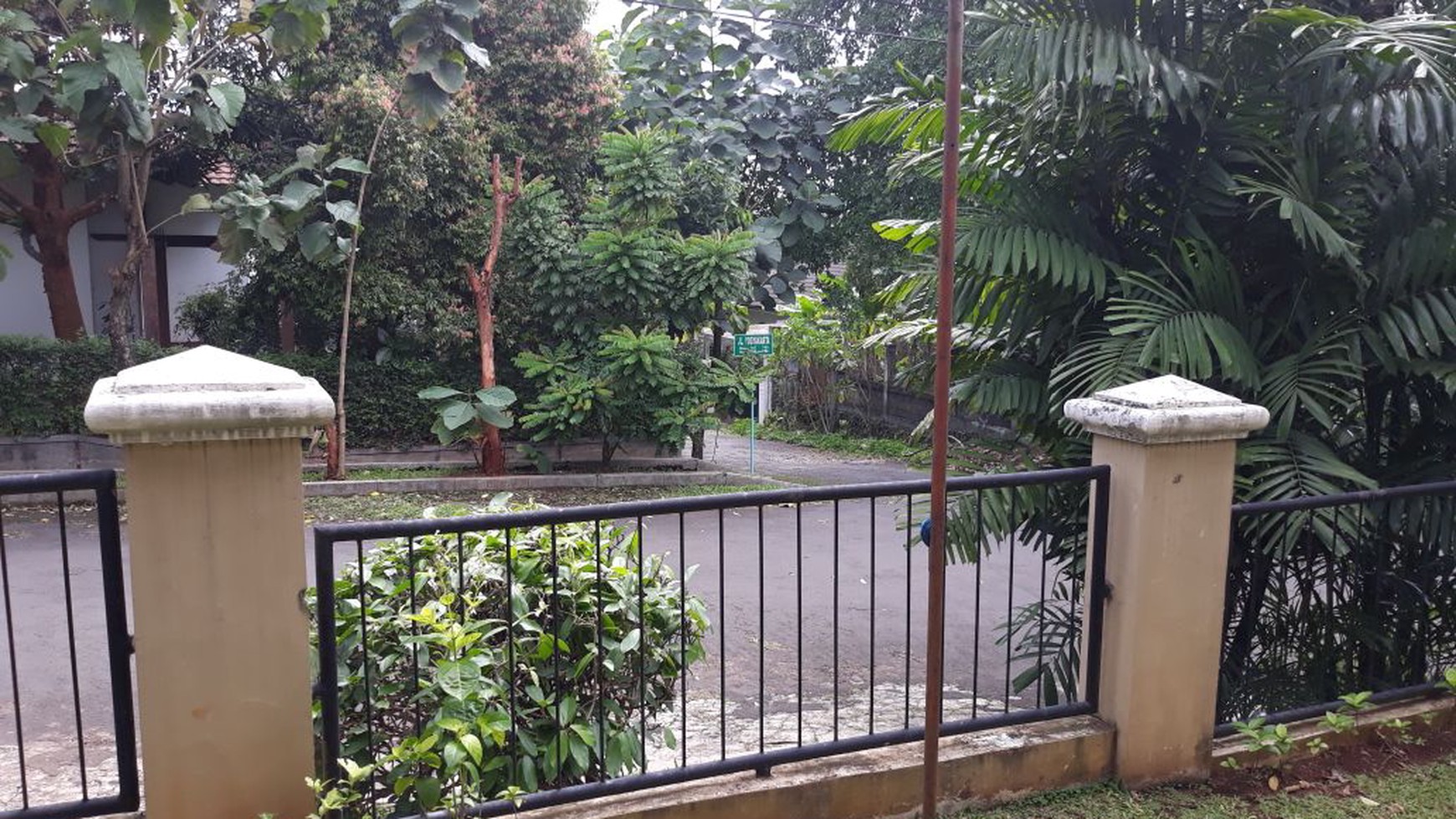 Dijual Rumah dengan pemandangan Gunung Salak