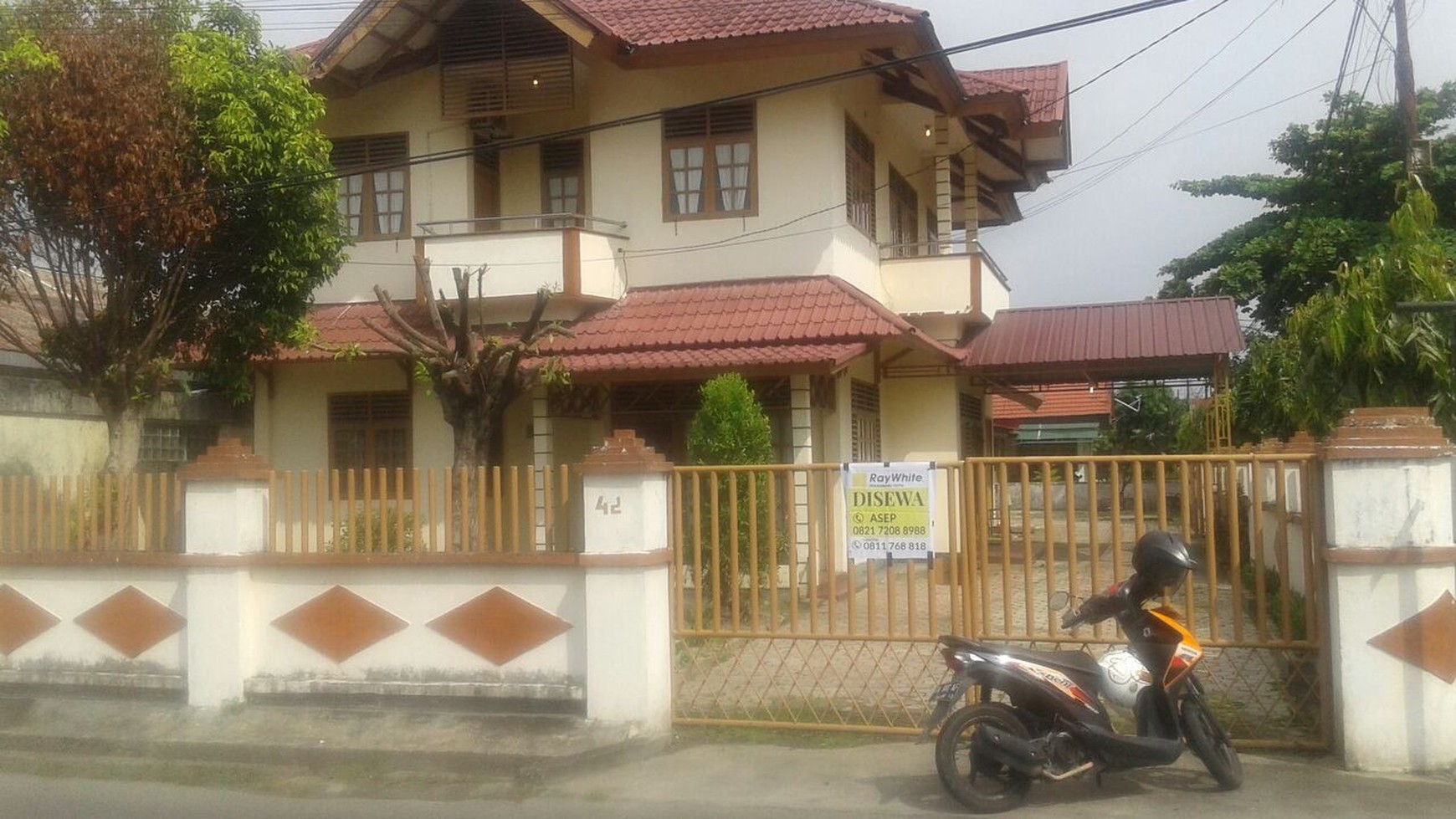 Disewakan rumah tengah kota.