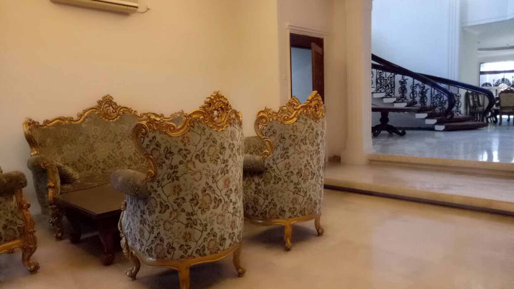 Rumah cantik,siap huni di Jl. Permata