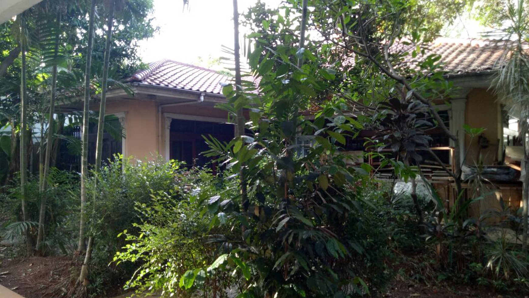 Rumah cantik,siap huni di Jl. Permata