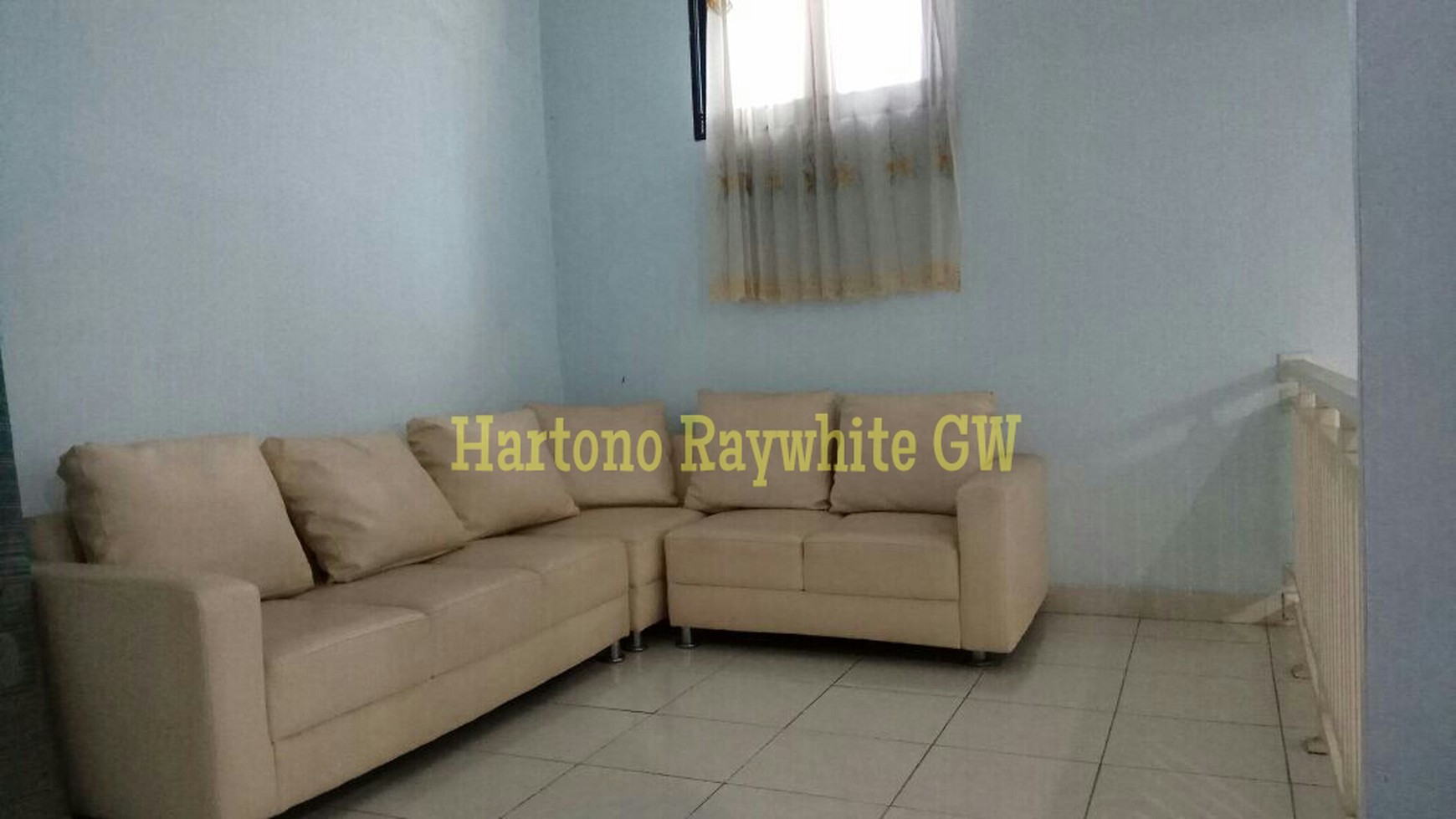 Dijual cepat rumah 2lantai, bangunan luas, lokasi bagus dan sangat siap huni.