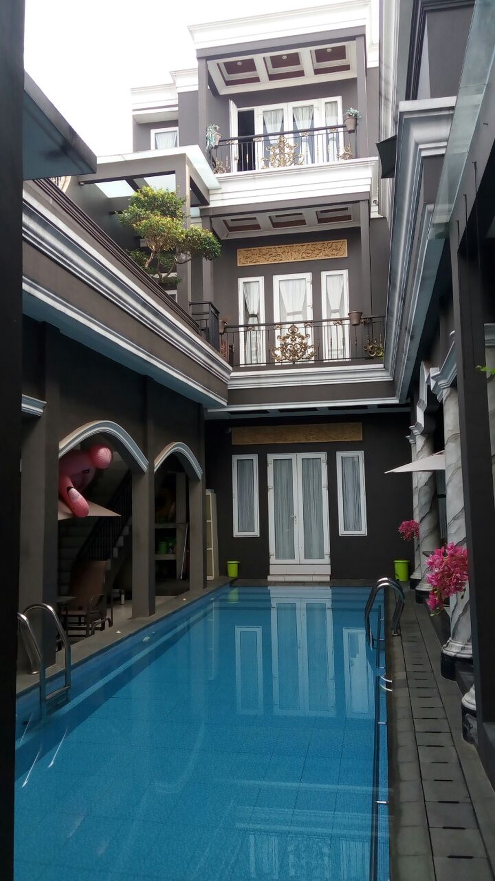 Jual Rumah Jl Assirot Kebayoran Lama - Desain Menarik