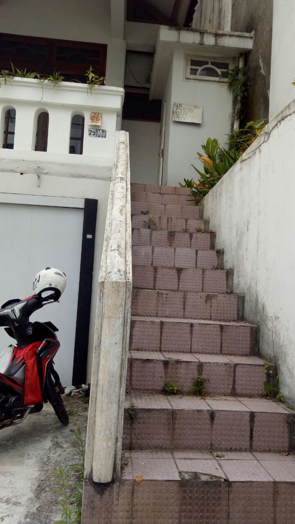 Rumah Tua Terawat Sayap Sarijadi Bandung