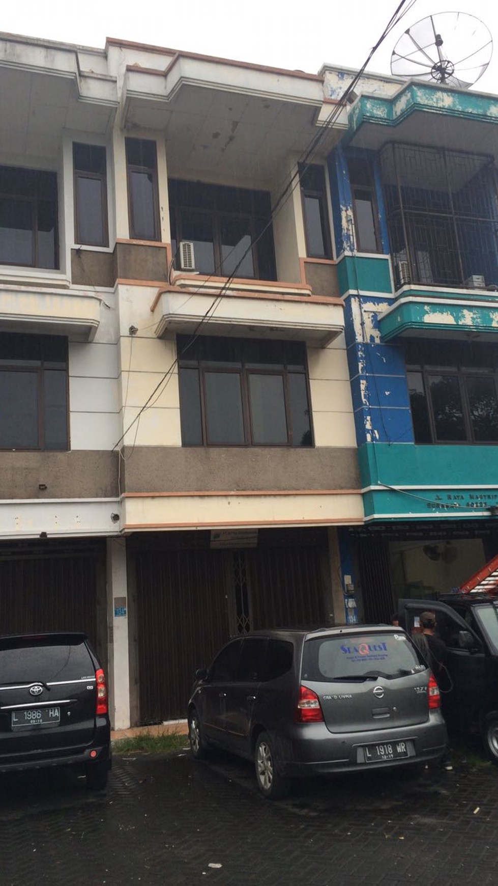 RUKO 3 LANTAI RAYA MASTRIP