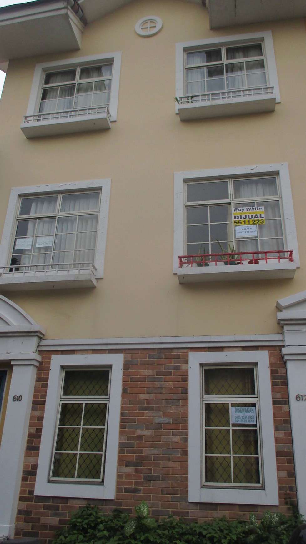 Dijual Townhouse di Taman Ayu Lantai Atas - Lippo Karawaci