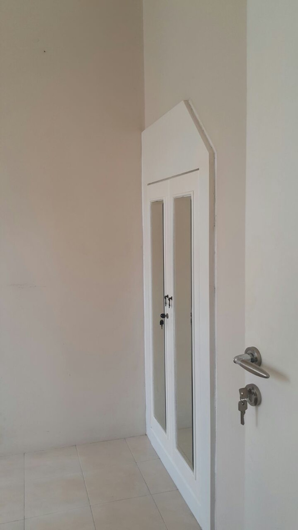 Dijual Townhouse di Taman Ayu Lantai Atas - Lippo Karawaci