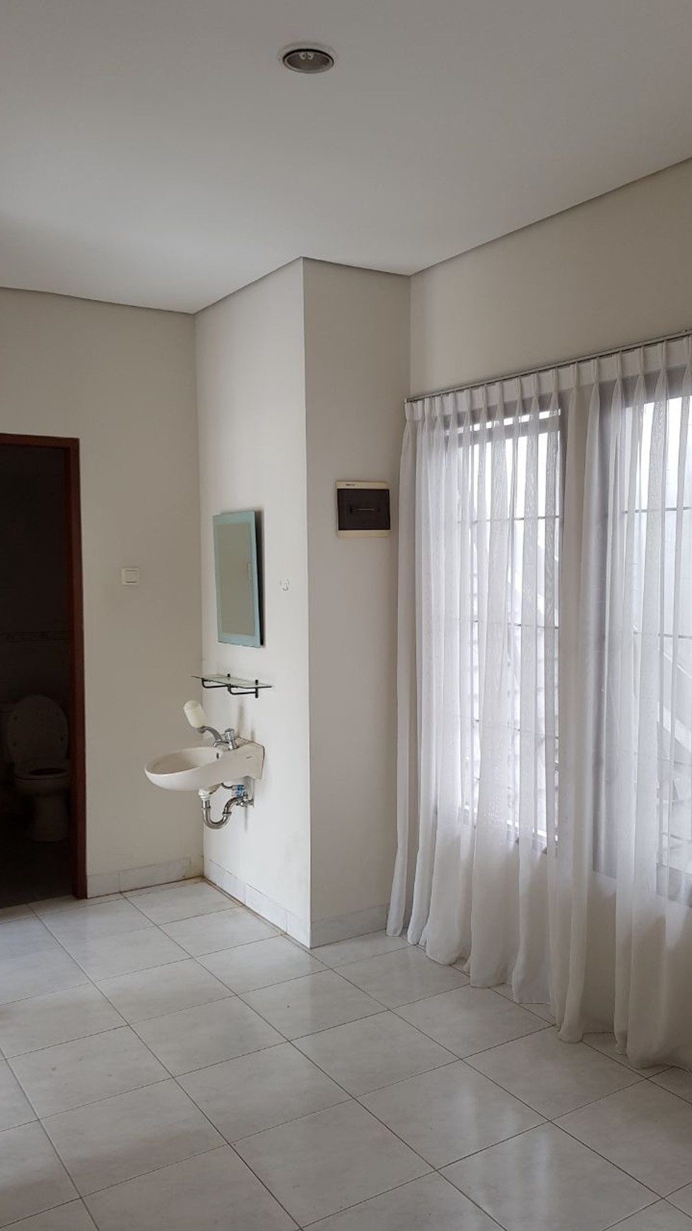 EMERALD TOWN HOUSE BINTARO SEKTOR 9