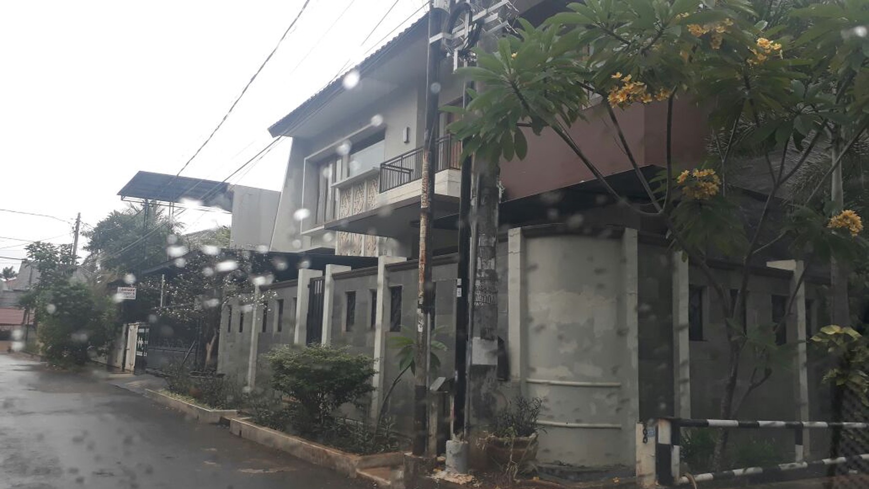 Rumah minimalis,bagus,siap huni sngt di Pondok Kelapa Jakarta Timur