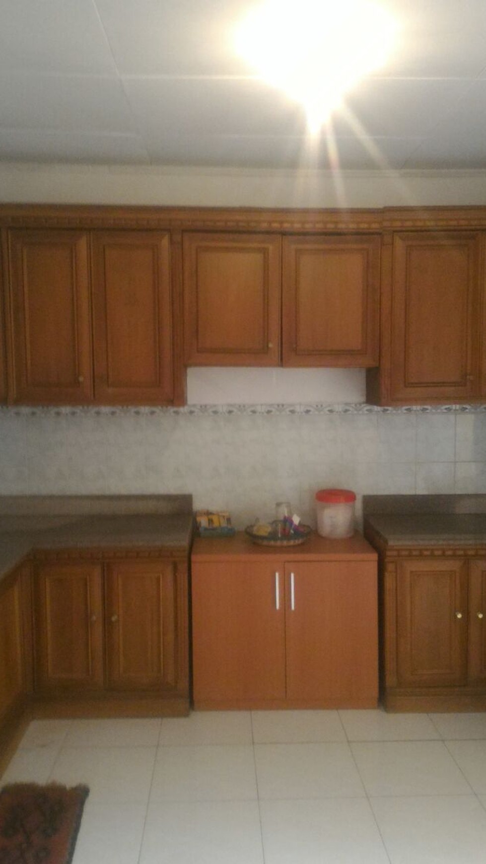 Rumah siap huni,bagus sekali,jalan lebar di Bintaro Jaya 9