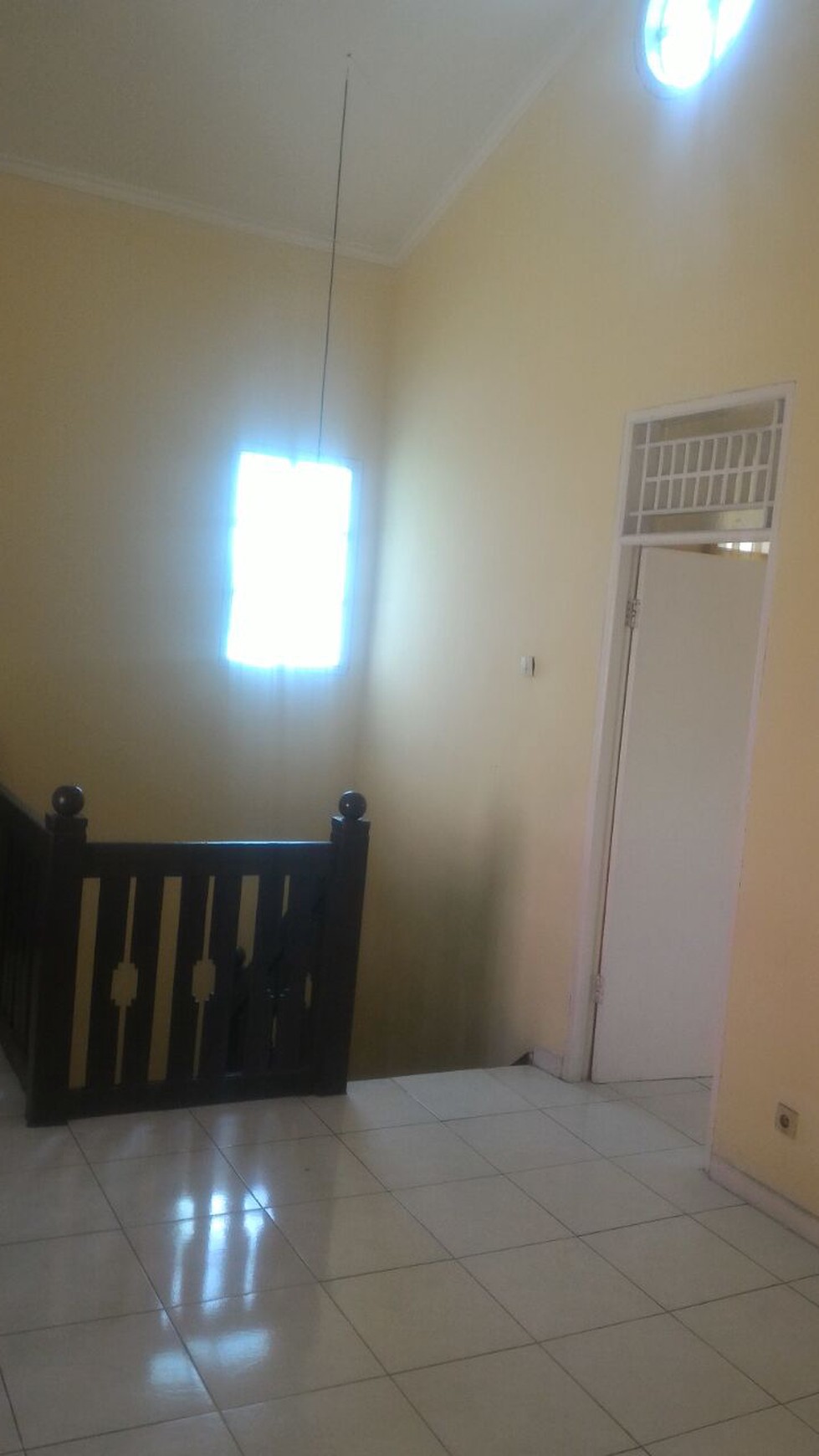 Rumah siap huni,bagus sekali,jalan lebar di Bintaro Jaya 9