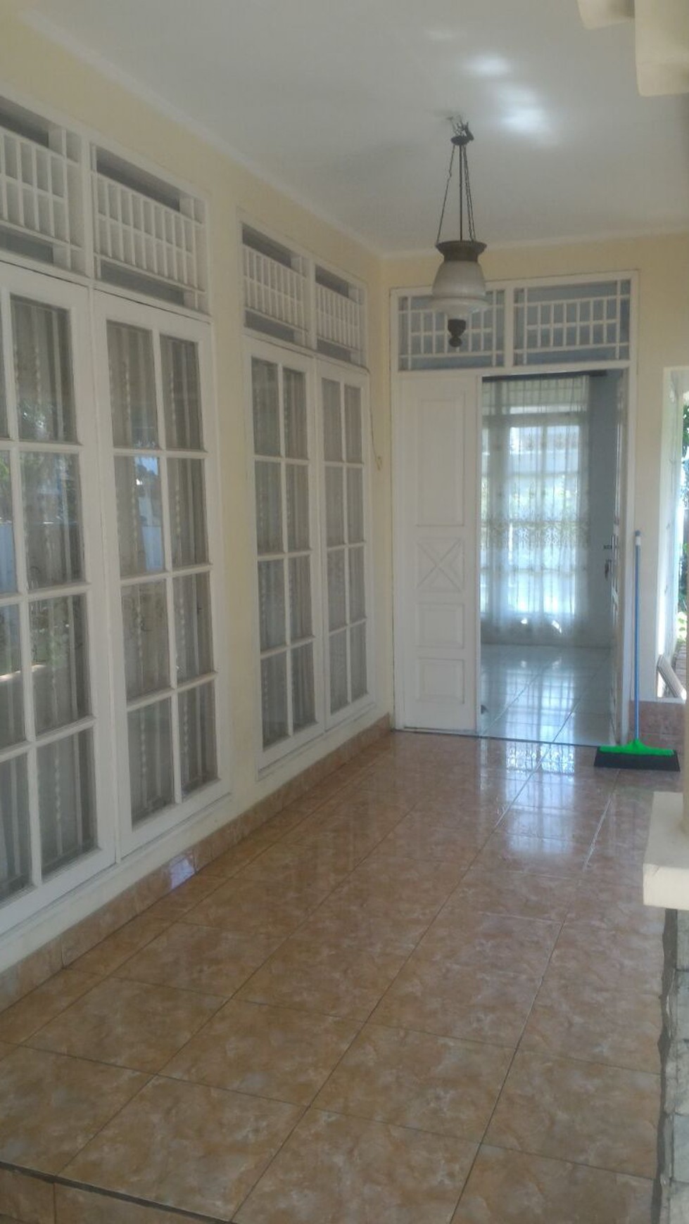 Rumah siap huni,bagus sekali,jalan lebar di Bintaro Jaya 9